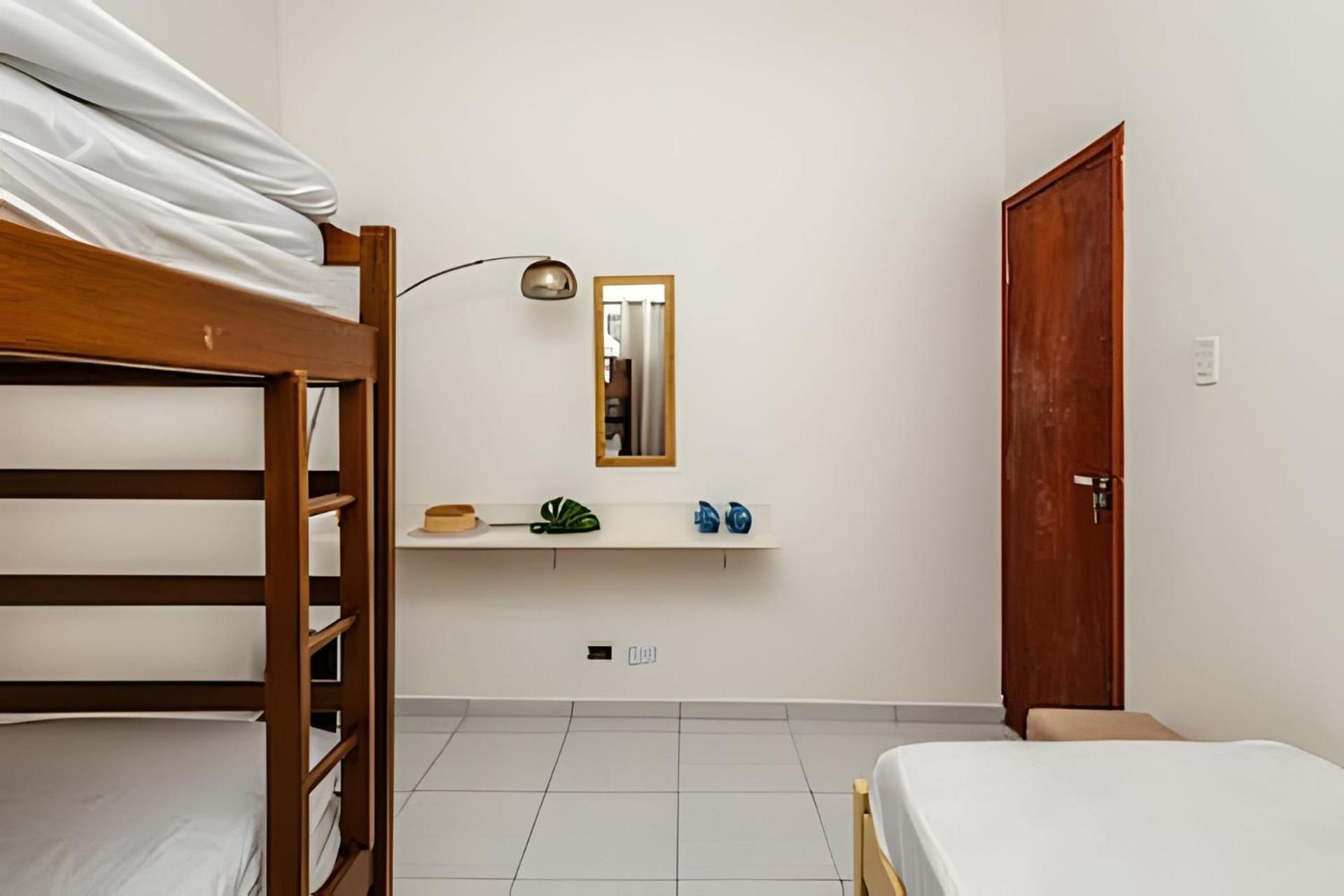 Casa Com Ar Condicionado, Churrasqueira, Wi Fi 250mb E Estacionamento Gratis